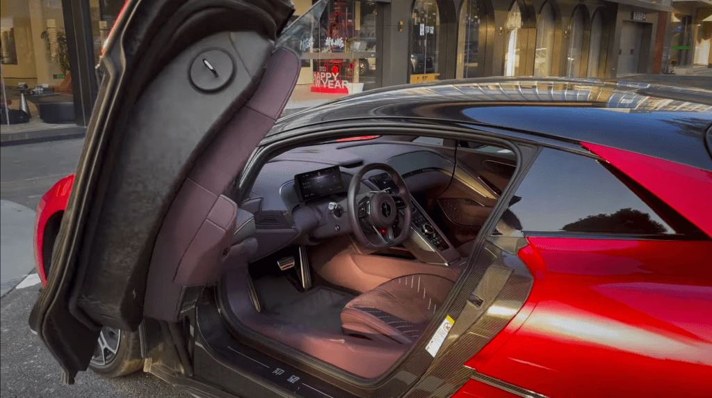 BYD Yangwang U9 interior