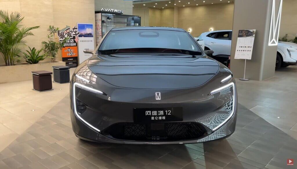 2025 Avatr 12